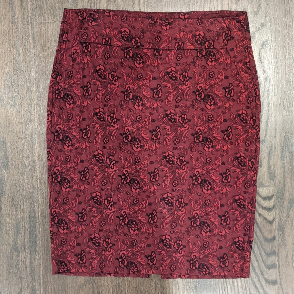Like New RW&Co Burgundy Floral Pencil Skirt